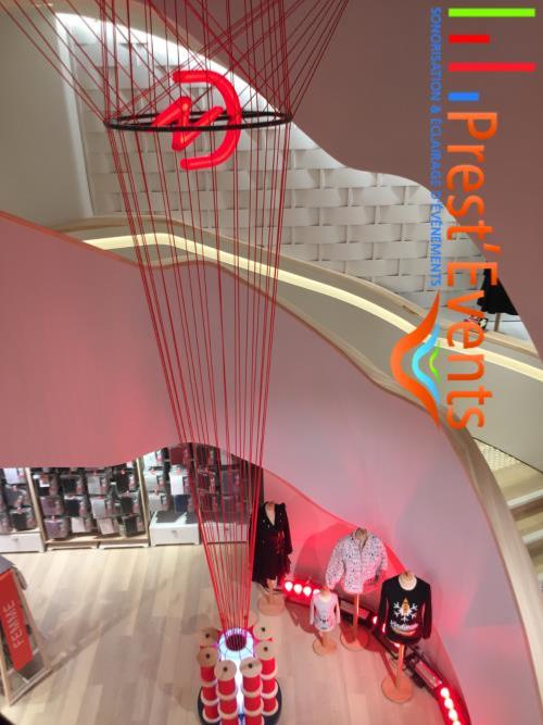 Inauguration du nouveau magasin et concept store DAMART Lille rue Faidherbe Sonorisation / Eclairage ext&eacute;rieur / Mise en lumi�re int&eacute;rieure / Moquette rouge / Potelets