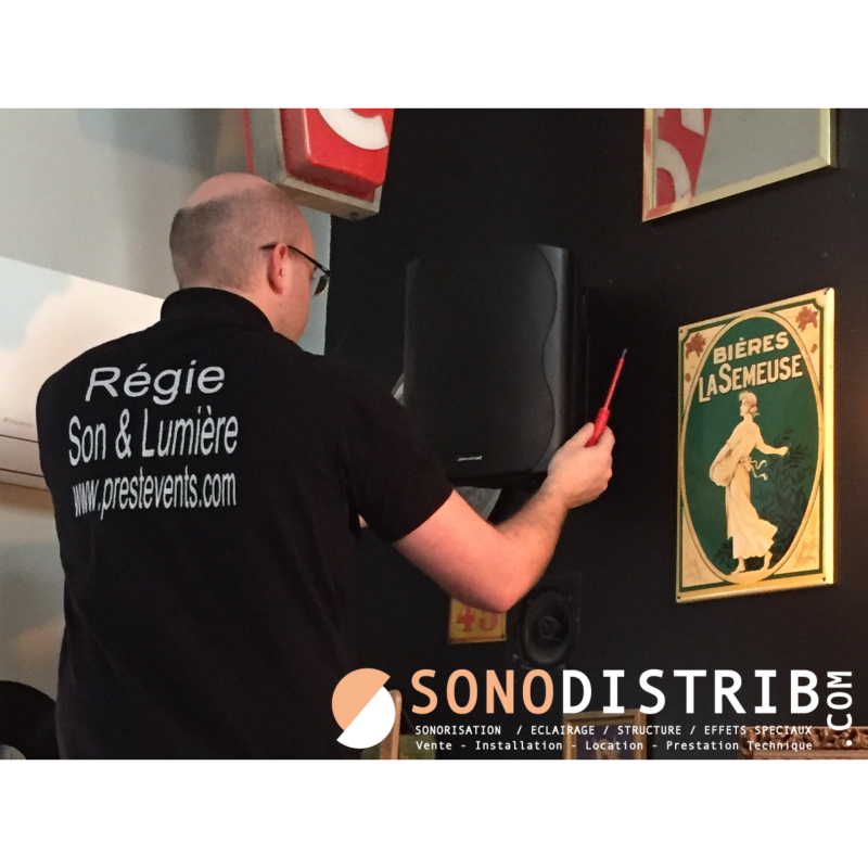 Installation Pose Sonorisation et Limiteur Sonore dans un Bar ambiance du Vieux Lille La Blonde sonodistrib vente location magasin sono nord arras lens enceinte ampli mixeur régie son limiteur acoustique