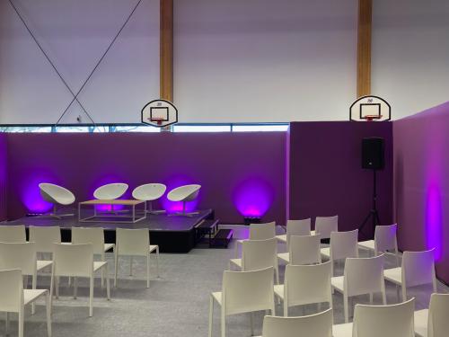 Sonorisation - &eacute;clairage - vid&eacute;o - R&eacute;gie technique audiovisuelle - Salon du Livre